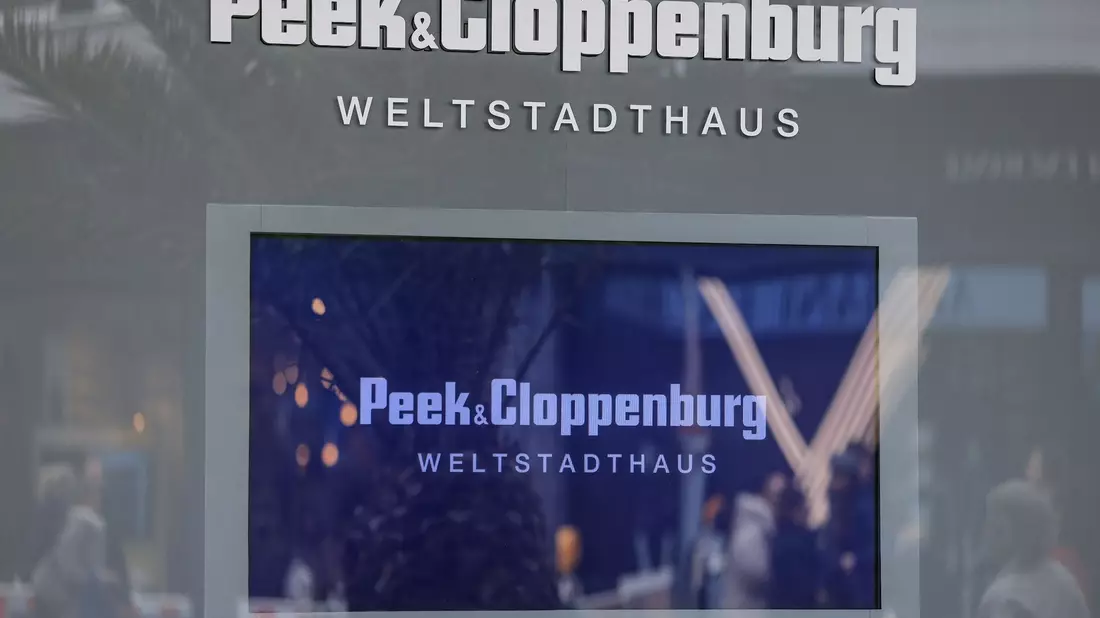 Eine Filiale von Peek & Cloppenburg in Köln: Der Modehändler hat ein Schutzschirmverfahren beantragt. - Bild: Oliver Berg/dpa