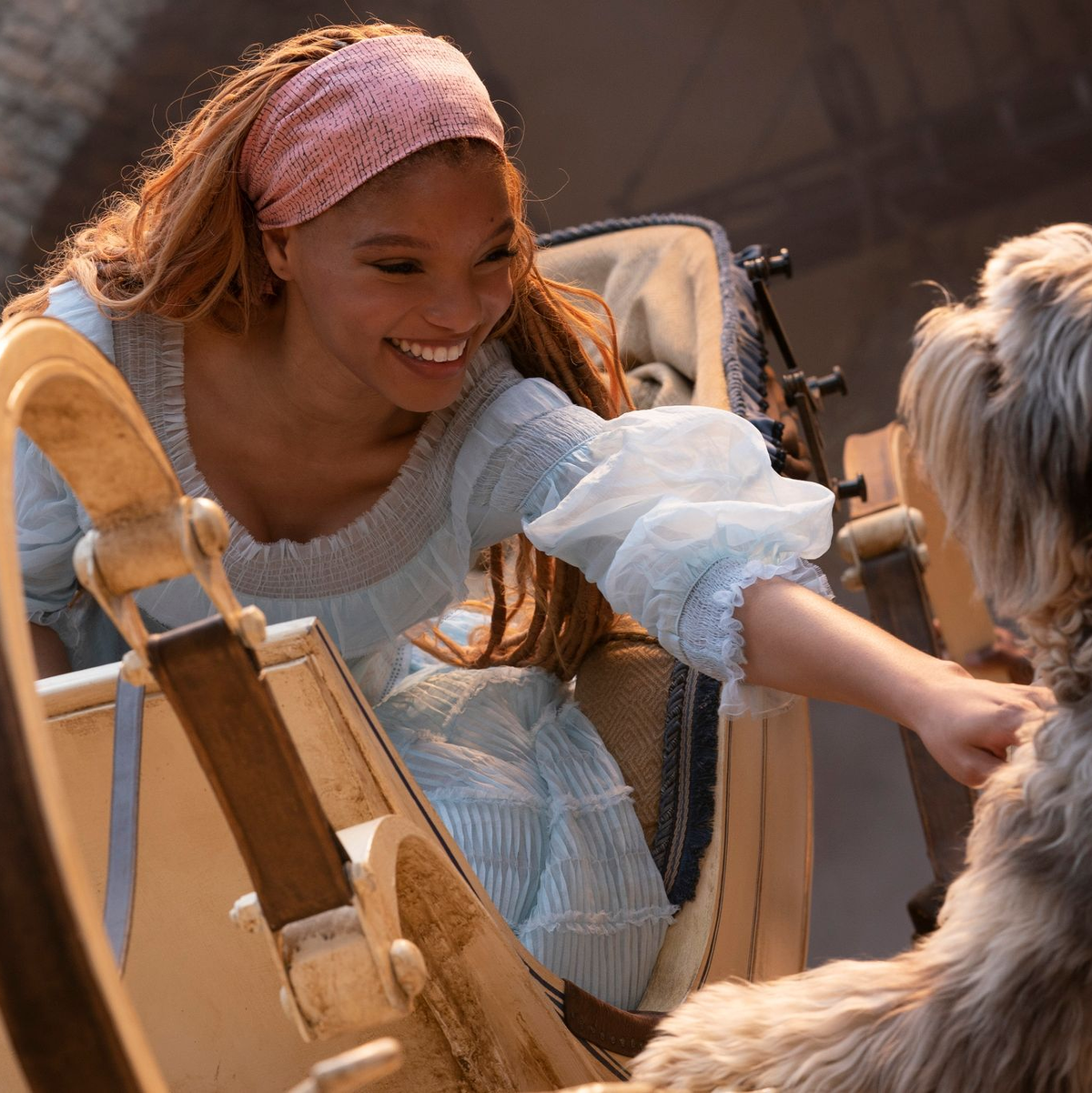 Halle Bailey als Ariel in einer Szene des Films 