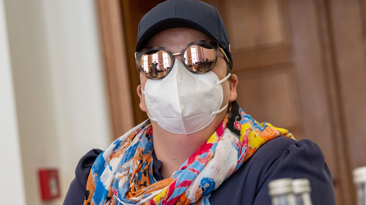 Andrea Tandler kommt im Juli 2022 zur Sitzung des Masken-Untersuchungsausschuss im Bayerischen Landtag zu Zeugenvernehmungen. - Foto: Peter Kneffel/dpa