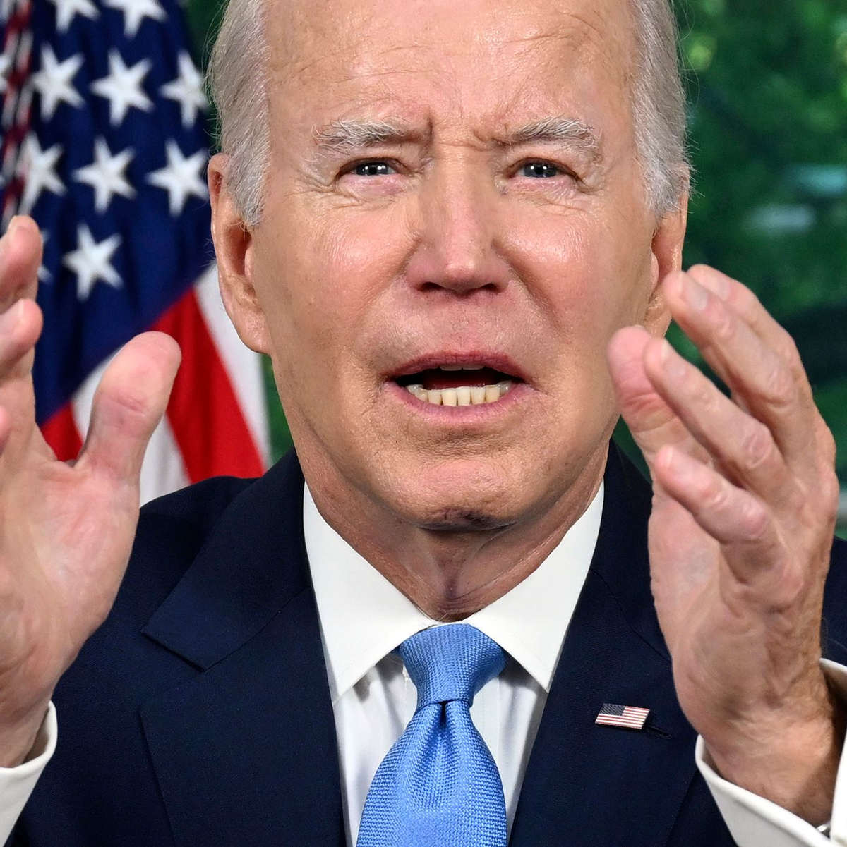 Nach der parteiübergreifenden Einigung auf eine Lösung im US-Schuldenstreit hat Präsident Biden die Zusammenarbeit zwischen Demokraten und Republikanern beschworen. - Foto: Jim Watson/Pool AFP/AP/dpa
