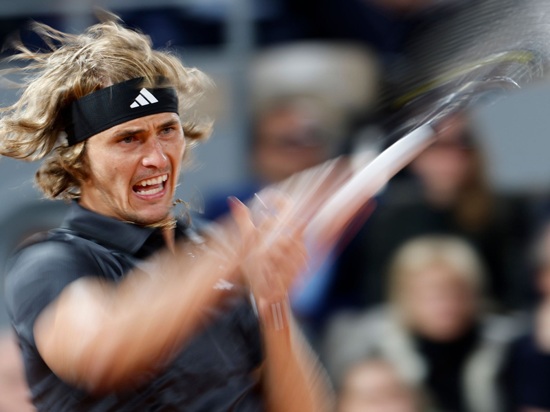 Alexander Zverev bezwang den US-Amerikaner Frances Tiafoe in vier Sätzen. - Foto: Jean-Francois Badias/AP