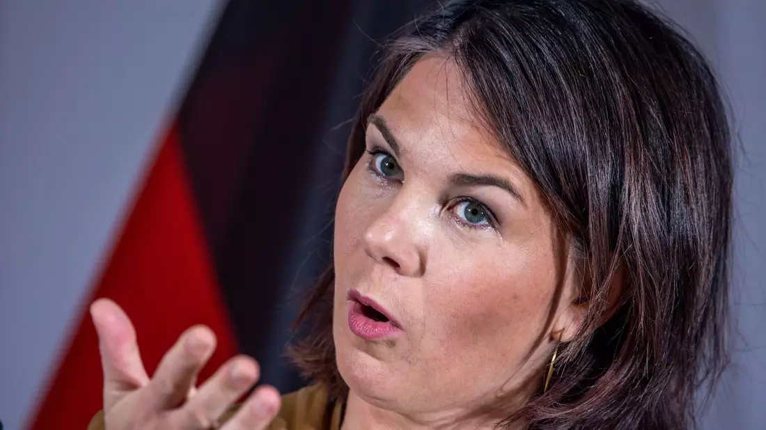 Bundesaußenministerin Annalena Baerbock (Bündnis 90/Die Grünen): «Grenzverfahren sind hochproblematisch, weil sie in Freiheitsrechte eingreifen.» - Bild: Jens Büttner/dpa
