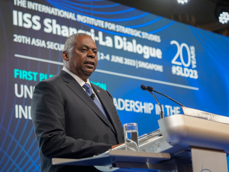 US-Verteidigungsminister Lloyd Austin hat Israel die «eiserne Unterstützung» der USA zugesagt. (Archivbild) - Foto: Vincent Thian/AP/dpa