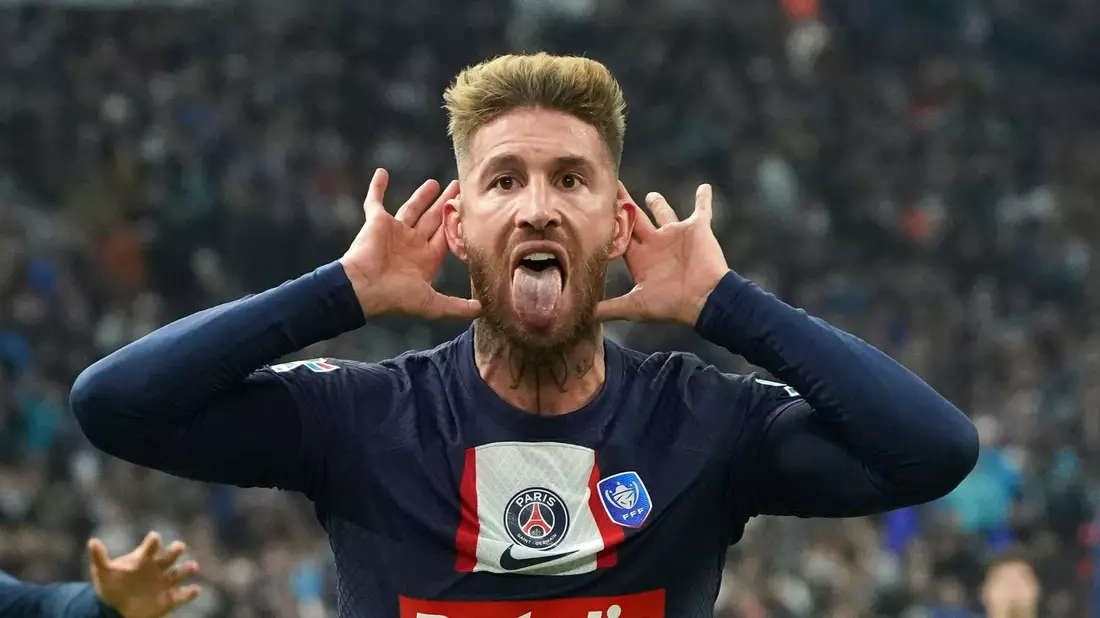 Auch Sergio Ramos verlässt Paris Saint-Germain. - Bild: Laurent Cipriani/AP/dpa