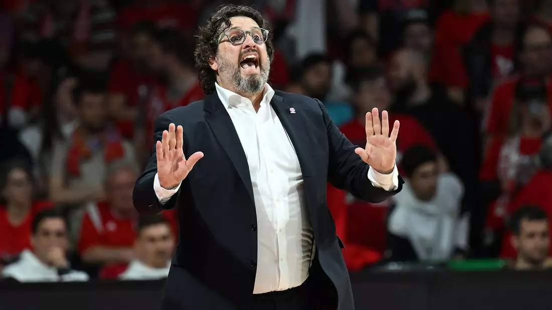 Trainer Andrea Trinchieri wird den FC Bayern verlassen. - Bild: Angelika Warmuth/dpa