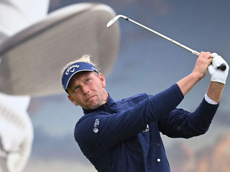 Marcel Siem liegt in Winsen als Siebter nur einen Schlag hinter dem Führungssextett. - Foto: Daniel Reinhardt/dpa