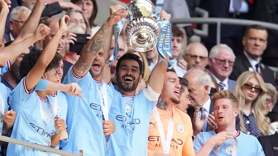 Manchester City machte auf dem Weg zum Triple den zweiten Titelgewinn perfekt. - Bild: Dave Thompson/AP