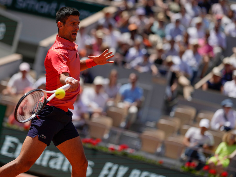 Novak Djokovic jubelt über seinen Sieg. - Foto: Thibault Camus/AP/dpa