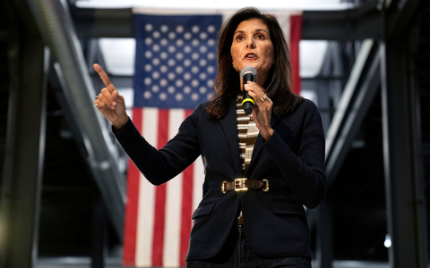 Nikki Haley bei einer Wahlkampfveranstaltung in Iowa. - Foto: Charlie Neibergall/AP/dpa