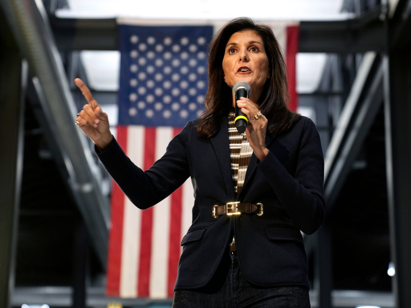 Nikki Haley bei einer Wahlkampfveranstaltung in Iowa. - Foto: Charlie Neibergall/AP/dpa