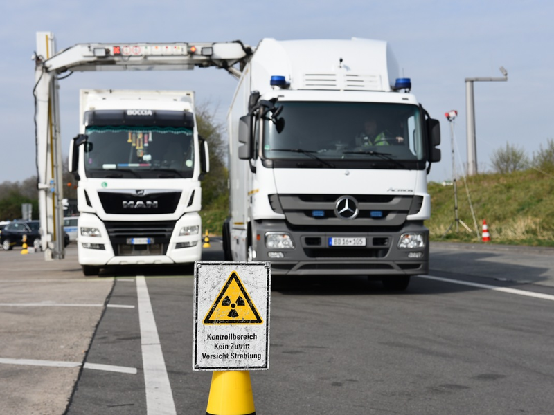 HZA-K: Drogen für mehr als eine Million Euro zwischen Obst und Gemüse versteckt / Kölner Zoll vereitelt mit Röntgentechnik Schmuggelversuch in einem LKW - Foto: presseportal.de