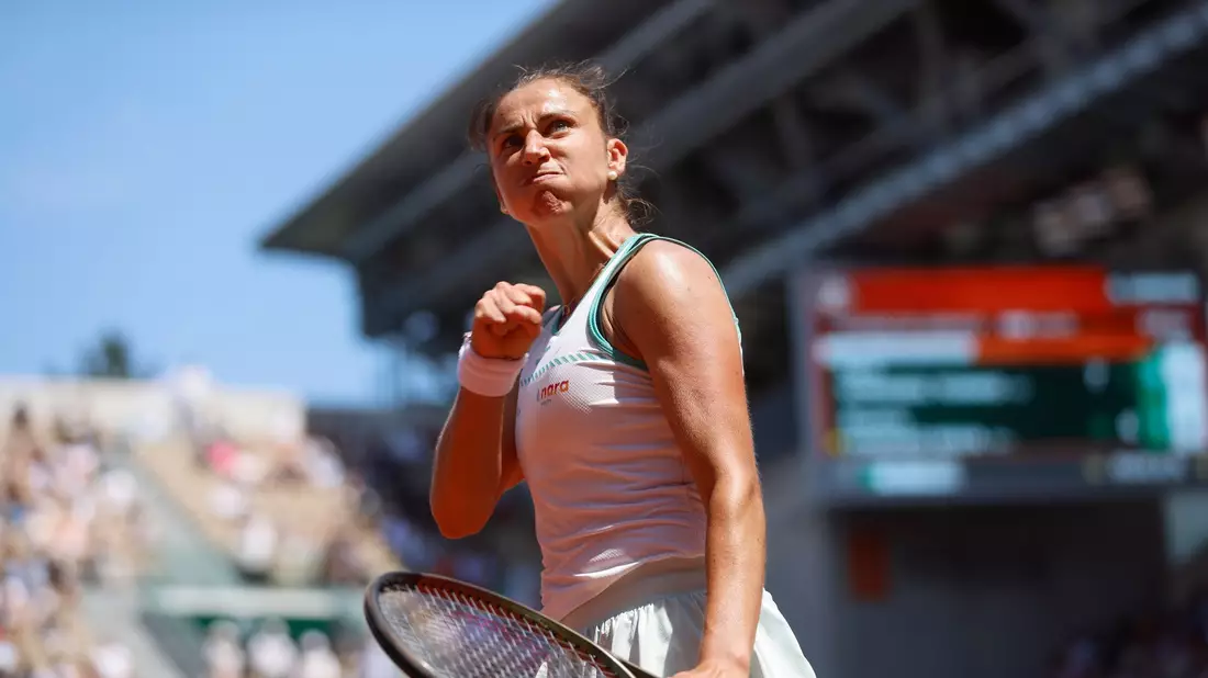 Die Brasilianerin Beatriz Haddad Maia ballt nach einem Punktgewinn die Faust. - Bild: Jean-Francois Badias/AP/dpa