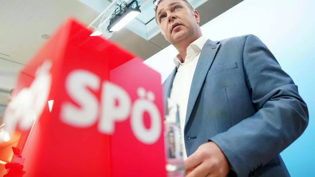 Andreas Babler ist neuer Parteichef der SPÖ. - Bild: Georg Hochmuth/APA/dpa