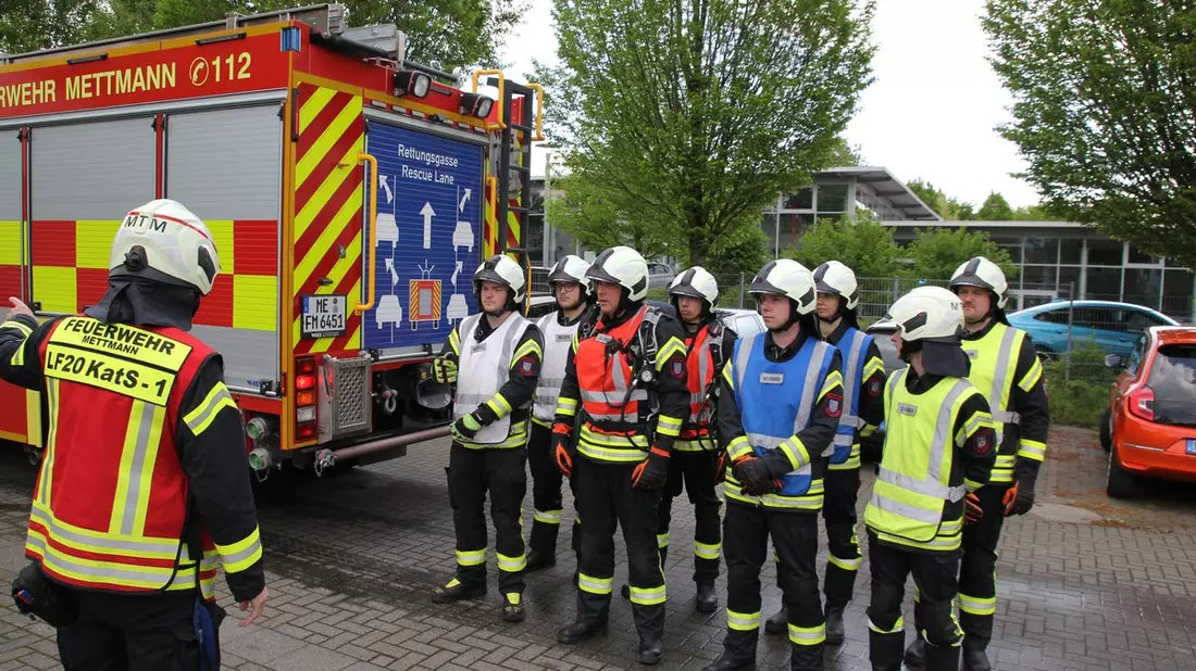 FW-AUR: Erdgasfahrzeug brennt aus - Bild: presseportal.de