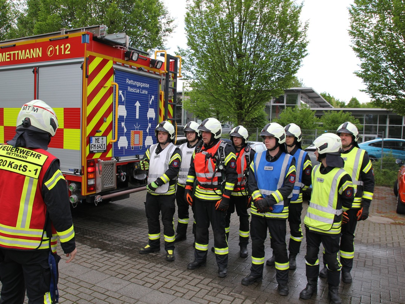 FW-AUR: Erdgasfahrzeug brennt aus - Foto: presseportal.de