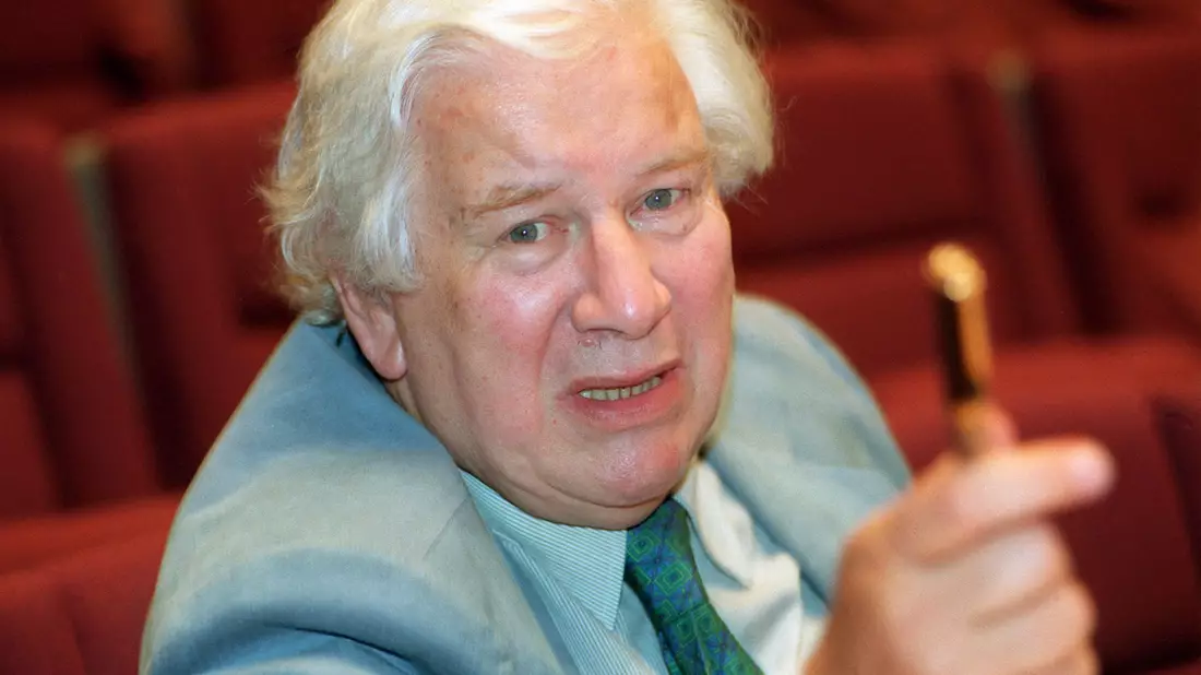 Sir Peter Ustinov. Kunstobjekte und Erinnerungsstücke aus seinem Nachlass kommen bei Sotheby's unter den Hammer. - Bild: picture alliance / dpa