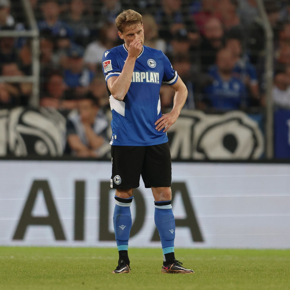 Arminia Bielefeld steigt in die 3. Liga ab. - Foto: Friso Gentsch/dpa