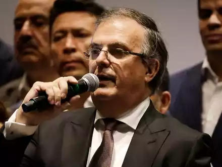 Mexikos Außenminister Marcelo Ebrard will im internen Wettbewerb der Regierungspartei als Präsidentschaftskandidat nominiert werden. - Foto: Luis Barron/eyepix via ZUMA Press Wire/dpa