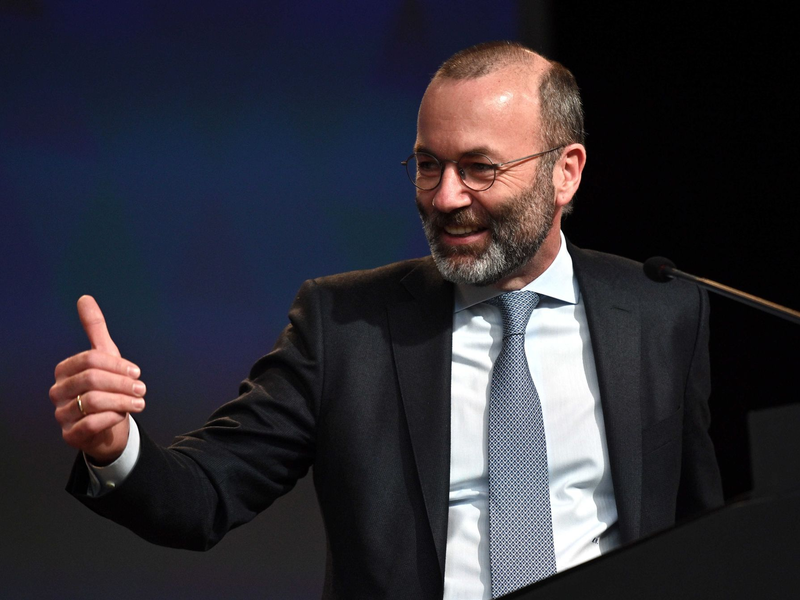 Manfred Weber, Vorsitzender der Europäischen Volkspartei, warnt mit Blick auf die Asyl-Debatte in der EU vor einer «Pflichtverletzung gegenüber unseren Bürgerinnen und Bürgern». - Foto: Jan-Philipp Strobel/dpa