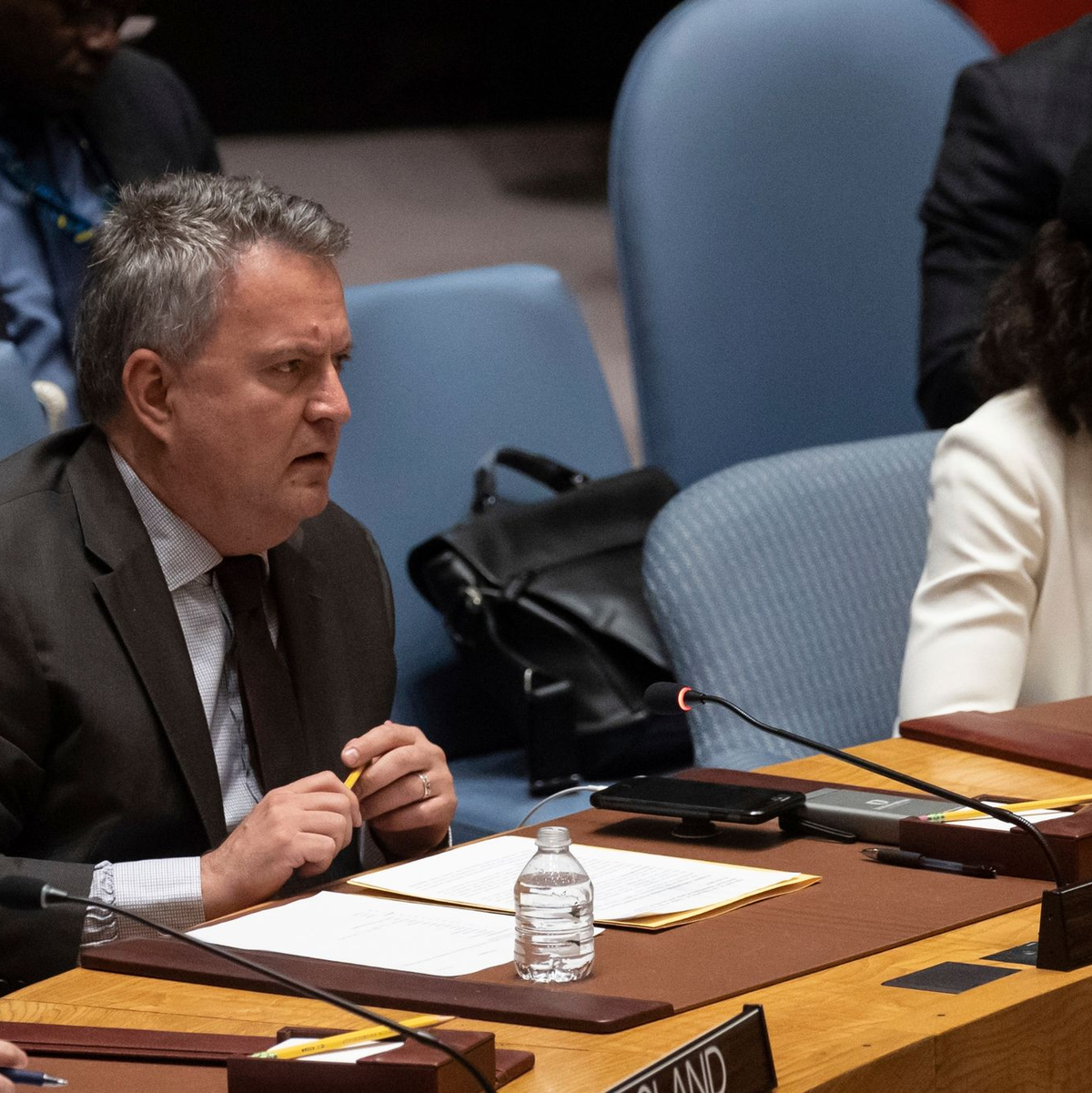 Serhij Kyslyzja, ukrainischer Botschafter bei den Vereinten Nationen, bei der kurzfristig einberufenen Dringlichkeitssitzung im UN-Sicherheitsrat. - Foto: Yuki Iwamura/AP/dpa