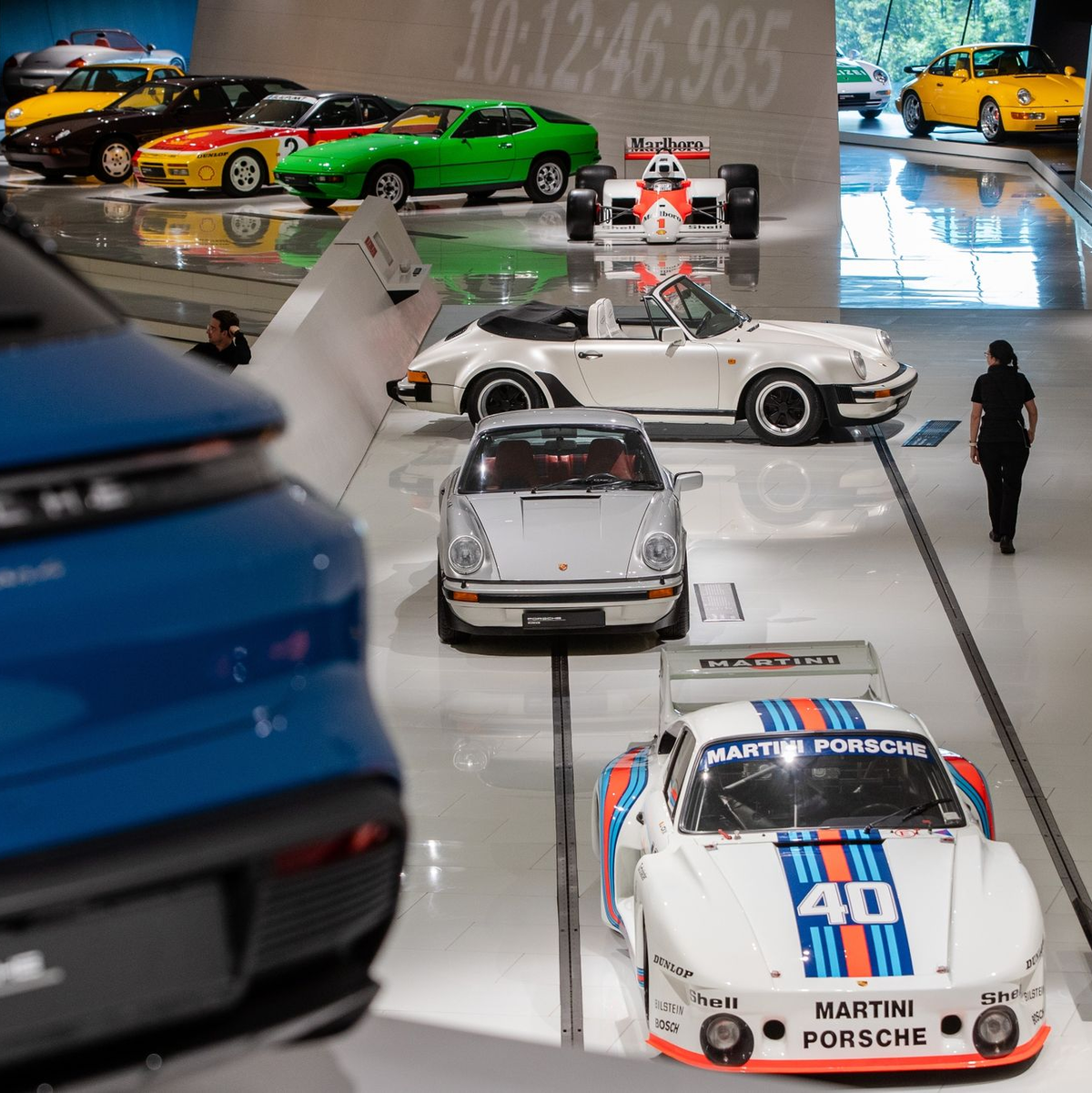 Porsche brachte viele unterschiedliche Fahrzeuge auf den Markt, hier zu sehen im Porsche Museum in Stuttgart. - Foto: Christoph Schmidt/dpa