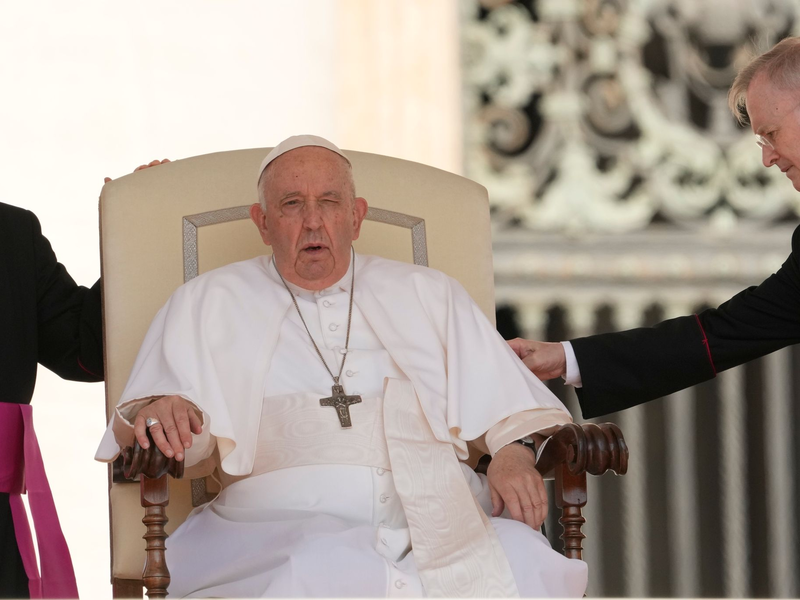 Papst Franziskus spricht während eines Treffens mit religiösen Führern auf dem Gelände des Hun Theatre in the Sky Resort etwa 15 Kilometer südlich der mongolischen Hauptstadt Ulaanbaatar. - Foto: Andrew Medichini/AP