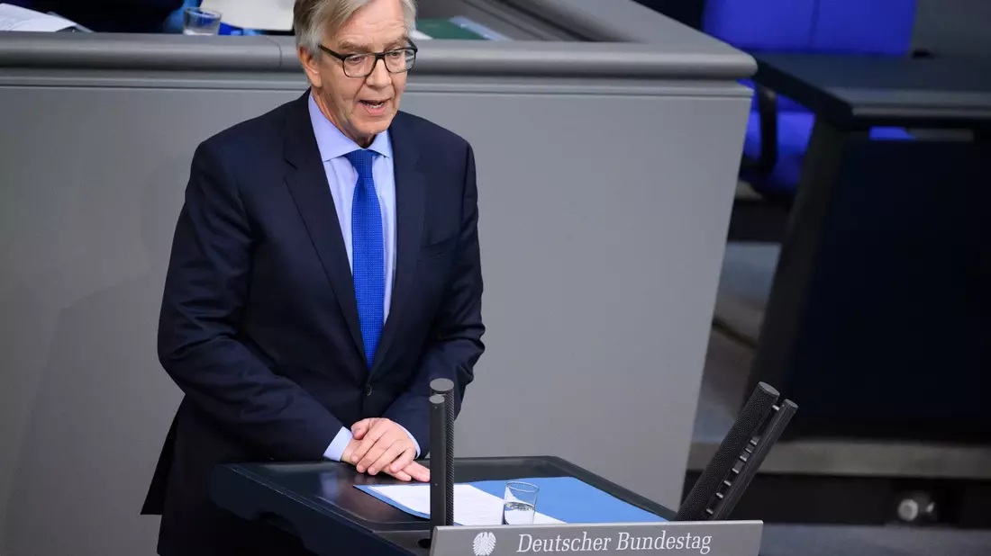 Dietmar Bartsch sorgt sich um die Zukunft seiner Partei. - Bild: Bernd von Jutrczenka/dpa