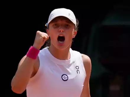 Die French Open sind aktuell von Regen-Problemen geplagt. - Foto: Thibault Camus/AP/dpa
