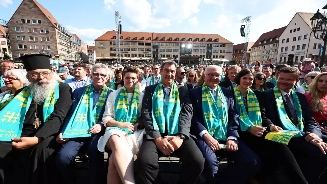 In Nürnberg treffen sich ab heute zum 38. Deutschen Evangelischen Kirchentag wieder Zehntausende Menschen. - Bild: Daniel Karmann/dpa