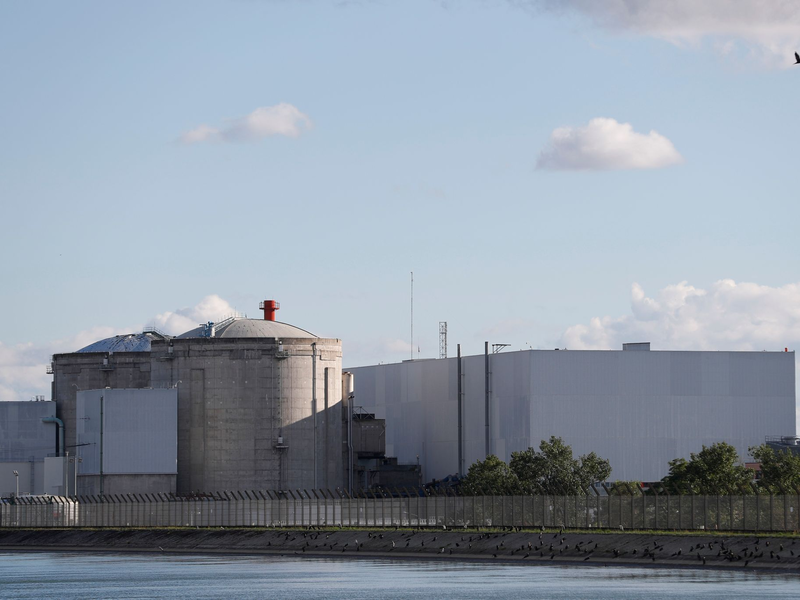 Das Atomkraftwerk Fessenheim in Ostfrankreich - der Atomausbau im Nachbarland soll kommen. - Foto: Jean-Francois Badias/AP/dpa