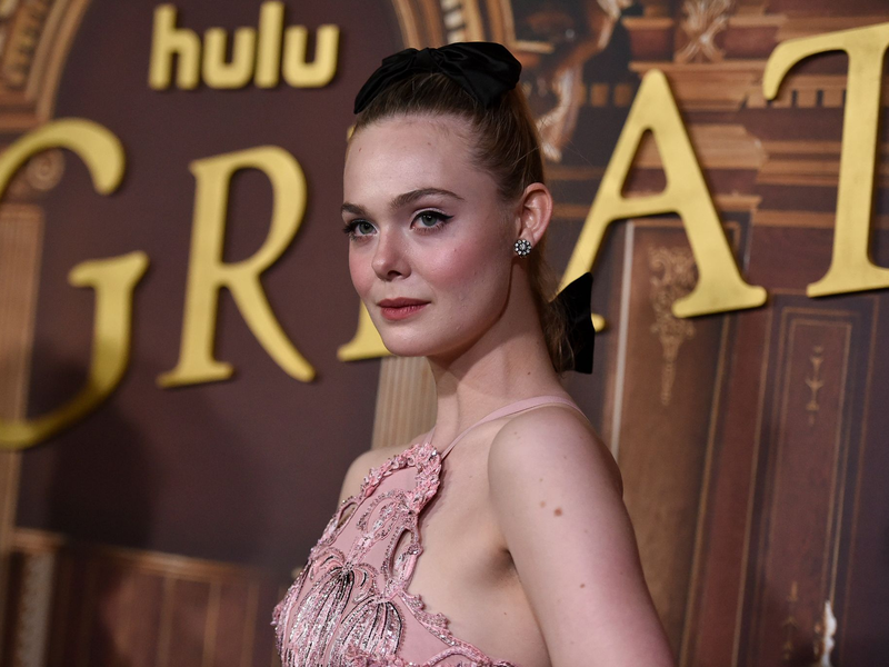 Elle Fanning bei der Premiere von «The Great» in Hollywood. - Foto: Richard Shotwell/Invision/AP/dpa