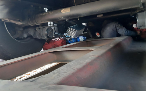 Auffindesituation von zwei Frauen, die als blinde Passagierinnen mit einem Güterzug von Bremen bis kurz vor München gefahren sind. - Foto: Bundespolizeiinspektion München/dpa