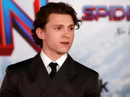 Tom Holland haben die Dreharbeiten zu «The Crowded Room» ziemlich mitgenommen. - Foto: Kay Blake/ZUMA Press Wire/dpa