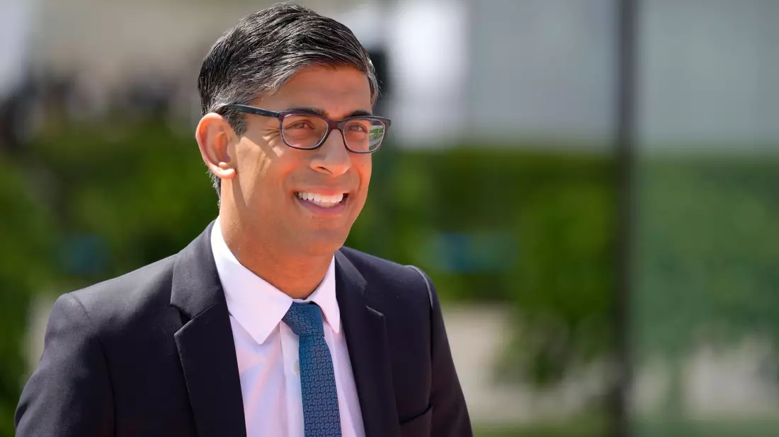 Rishi Sunak, Premierminister von Großbritannien, lädt zu einem KI-Gipfel im Herbst ein. - Bild: Vadim Ghirda/AP/dpa