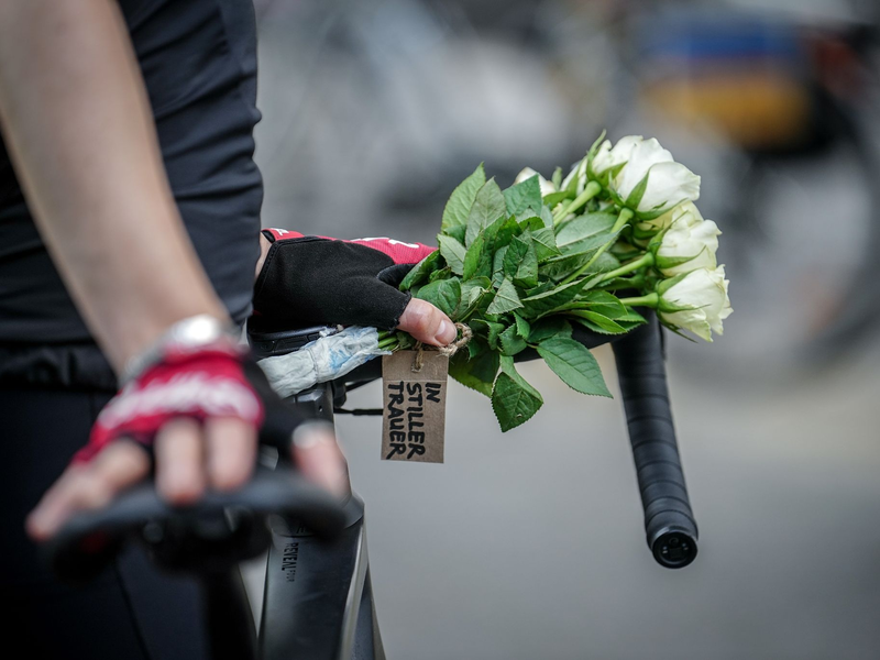 Gedenken an die Amokfahrt am Berliner Kurfürstendamm. - Foto: Kay Nietfeld/dpa