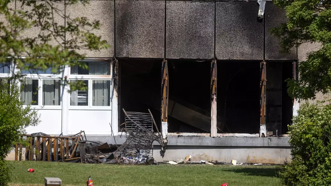 Bei dem Brand in einer Flüchtlingsunterkunft in Apolda starb ein achtjähriger Junge aus der Ukraine. - Bild: Michael Reichel/dpa