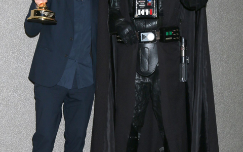 Zwei, die zusammengehören: Hayden Christensen und Darth Vader. - Foto: Kay Blake/ZUMA Press Wire/dpa