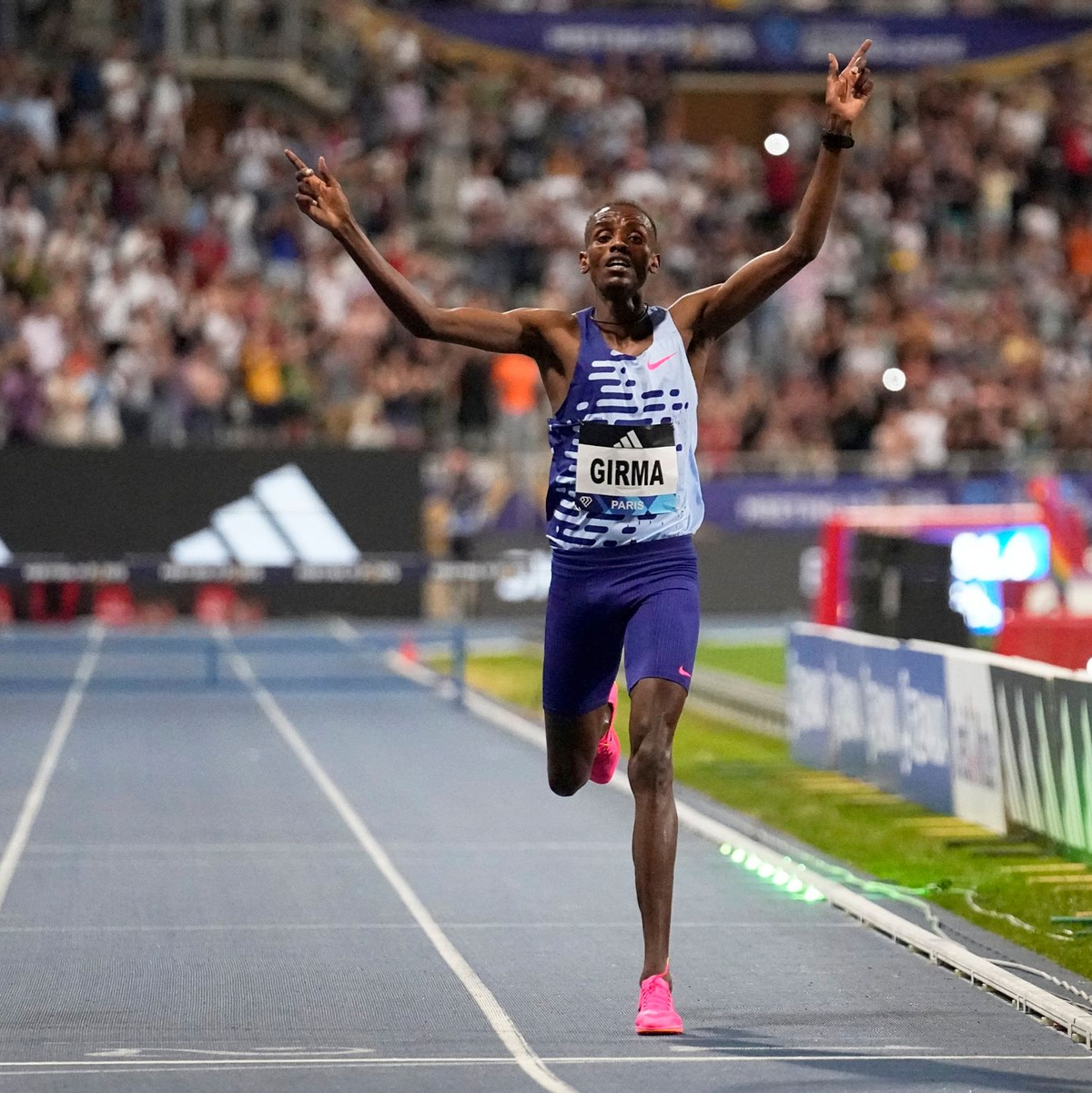 Lamecha Girma stellte einen neuen Weltrekord über 3000 Meter Hindernis auf. - Foto: Michel Euler/AP/dpa