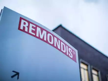 Zu den Geschäftsfeldern von Remondis gehören Müllabfuhren, Sortier- und Verarbeitungsanlagen, Kraftwerke sowie Dienstleistungen rund um das Thema Kreislaufwirtschaft. - Foto: Marcel Kusch/dpa