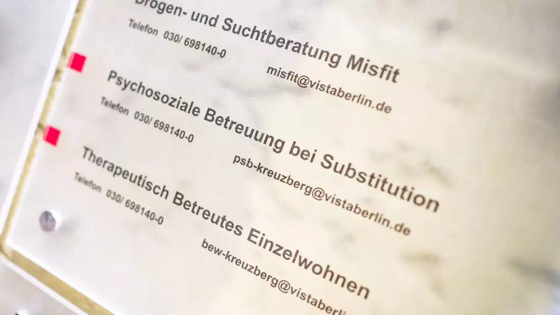 Konsumenten von Drogen können ihre gekauften Substanzen in Berlin ab sofort kostenlos testen lassen. - Bild: Fabian Sommer/dpa