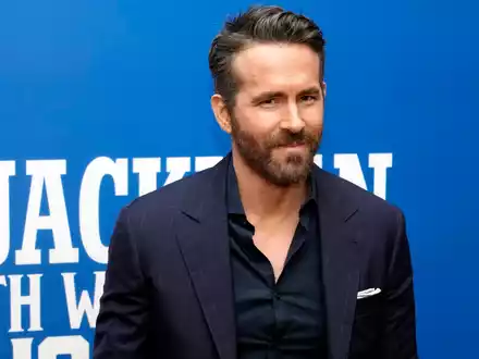 Ryan Reynolds wird zusammen mit Kenneth Branagh vor der Kamera stehen. - Foto: Charles Sykes/Invision via AP/dpa