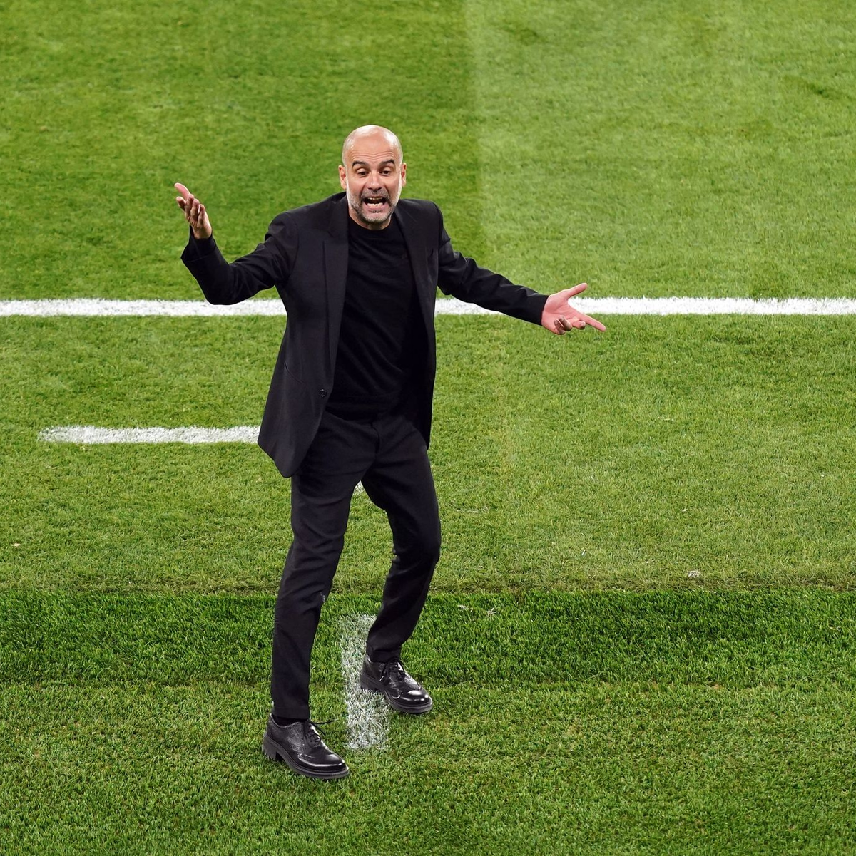 Manchesters Trainer Pep Guardiola regte sich am Spielfeldrand gelegentlich auf. - Foto: Mike Egerton/PA Wire/dpa