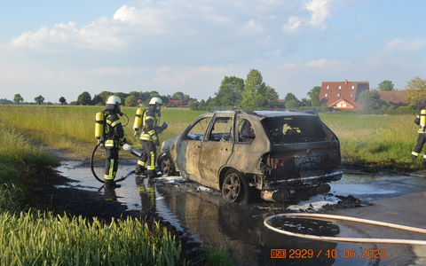 LRA-Ravensburg: Das neue gemeinsame Feuerwehrgerätehaus für den Wangener Löschzug-Nord ist mit dem Einzug der Abteilungen Karsee und Leupolz, nun offiziell in Betrieb genommen worden. - Foto: presseportal.de