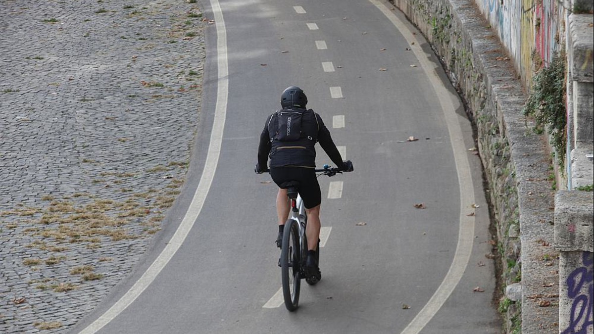Fahrradfahrer auf Fahrradweg - Foto: ?ber dts Nachrichtenagentur