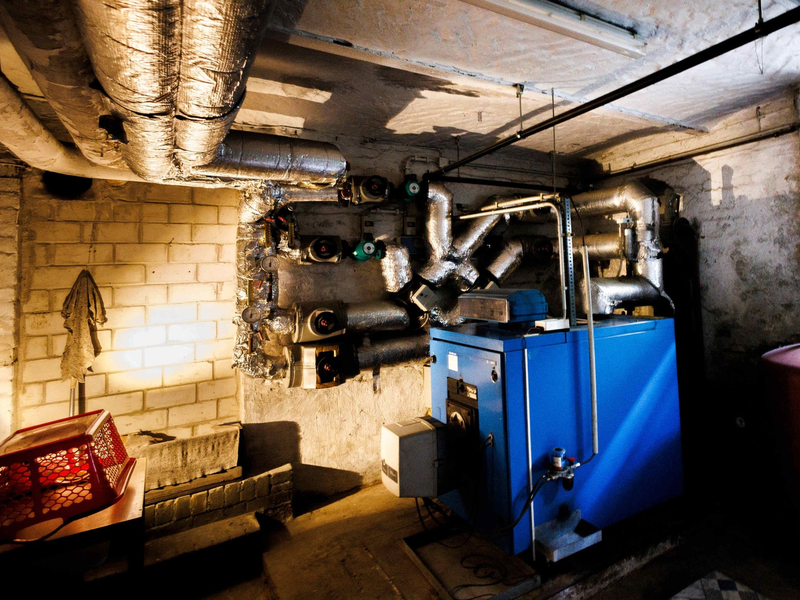 Ab 2024 soll möglichst jede neueingebaute Heizung zu mindestens 65 Prozent mit Öko-Energie betrieben werden, sehen die Ampel-Pläne vor. - Foto: Carsten Koall/dpa