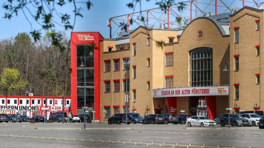 Das Stadion An der Alten Försterei wird umfangreich ausgebaut. - Bild: Andreas Gora/dpa