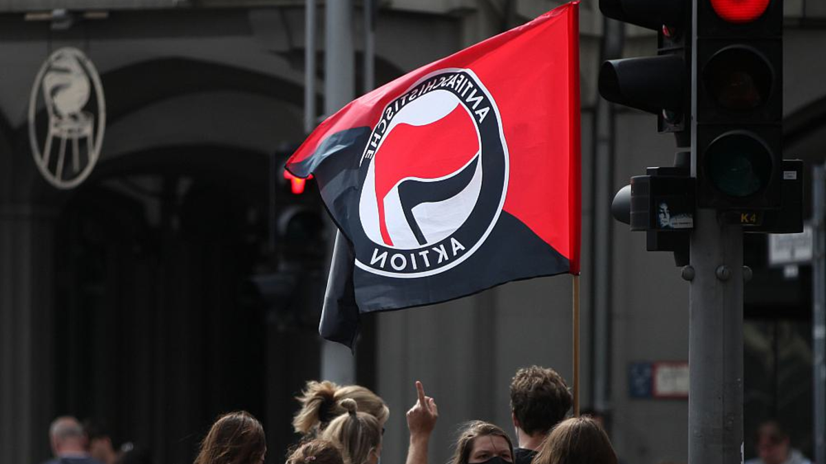 Antifa-Gegenprotest bei Demo von Corona-Skeptikern am 29.08.2020 - Foto: ?ber dts Nachrichtenagentur