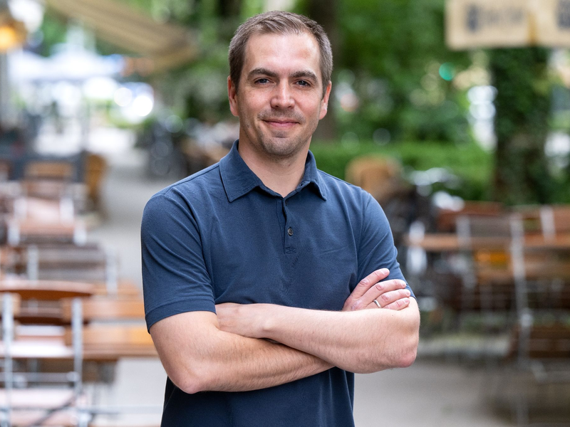 Der ehemalige Fußballspieler Philipp Lahm bei einem Interviewtermin. - Foto: Sven Hoppe/dpa
