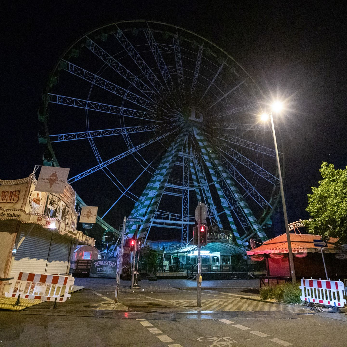 Auf einer Kirmes in Oberhausen ist ein 18-Jähriger tödlich verunglückt. - Foto: Michael Weber/Wtvnews Oberhausen/dpa