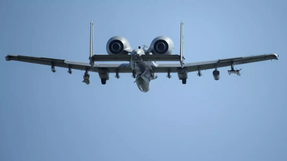 Ein A-10 Thunderbolt II-Kampfjet startet am Fliegerhorst Schleswig/Jagel. - Bild: Gregor Fischer/dpa